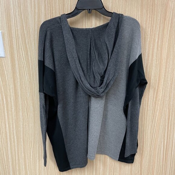 CAbi Gray Colorblock Sweater Size Small - Picture 4 of 5